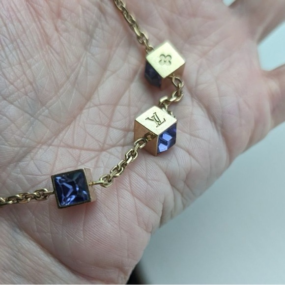 Louis Vuitton Gold Gamble Necklace & Drop Earrings - Picture 7 of 16